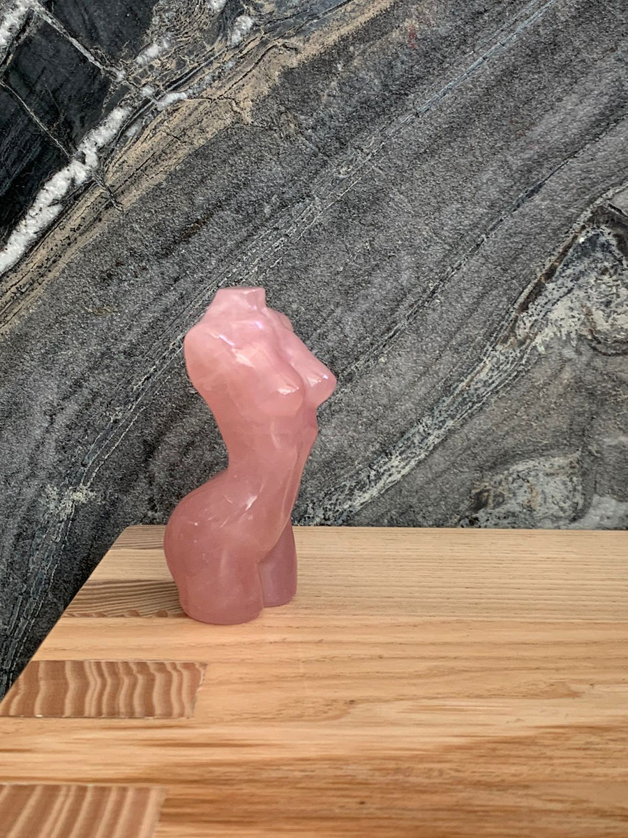 Figura De Mujer Cuarzo Rosa